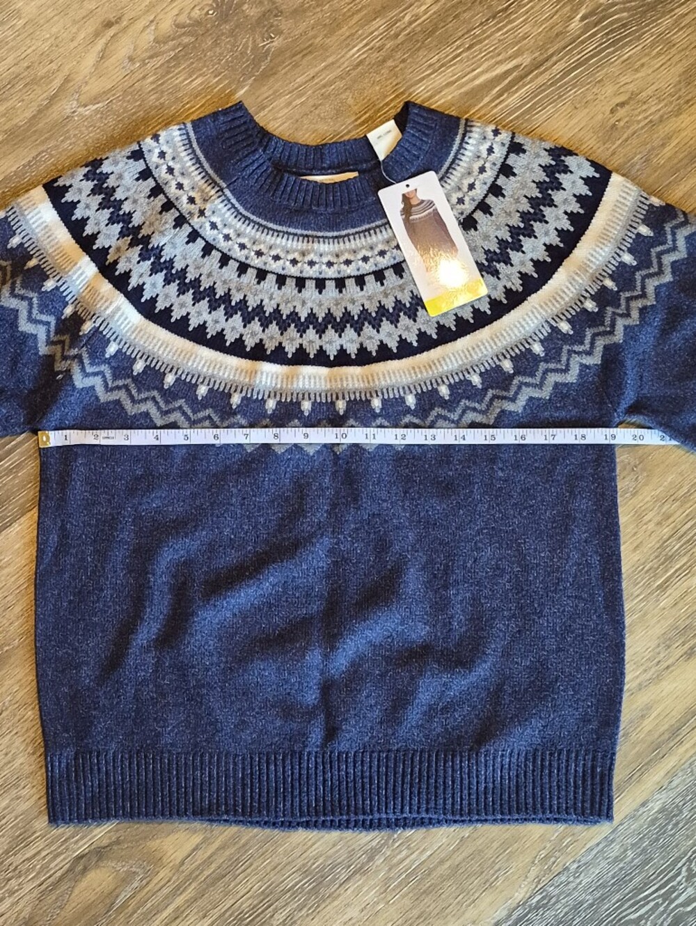 Small Polyester & Acrylic Sweater - Picture 6 of 7